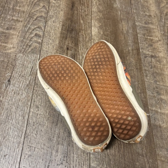 Vans - Picture 3 of 3